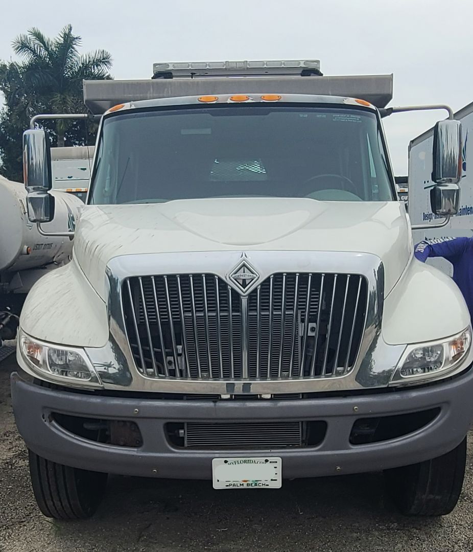 2008 INTERNATIONAL DuraStar 4300 - Image 2